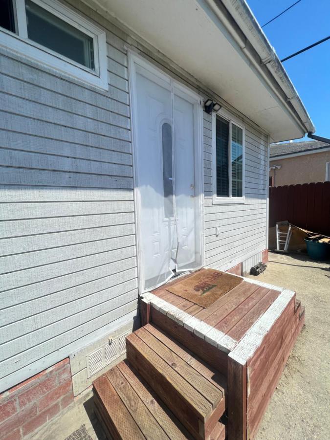 Shared Double Room Inside Home With Private Bathroom, Entrance Hawthorne Exterior photo